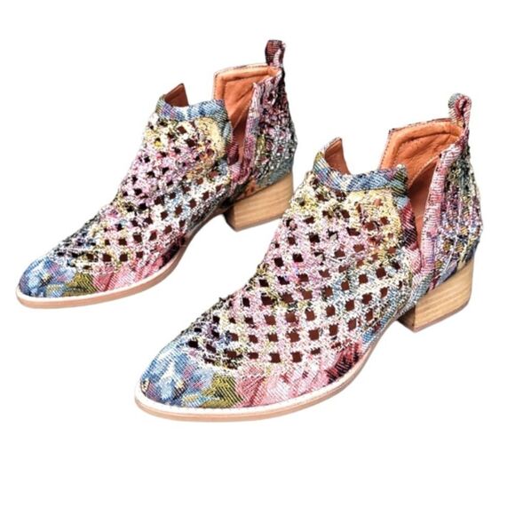 Jeffrey Campbell Natural Floral Print Taggart Ankle Boots - Picture 9 of 9